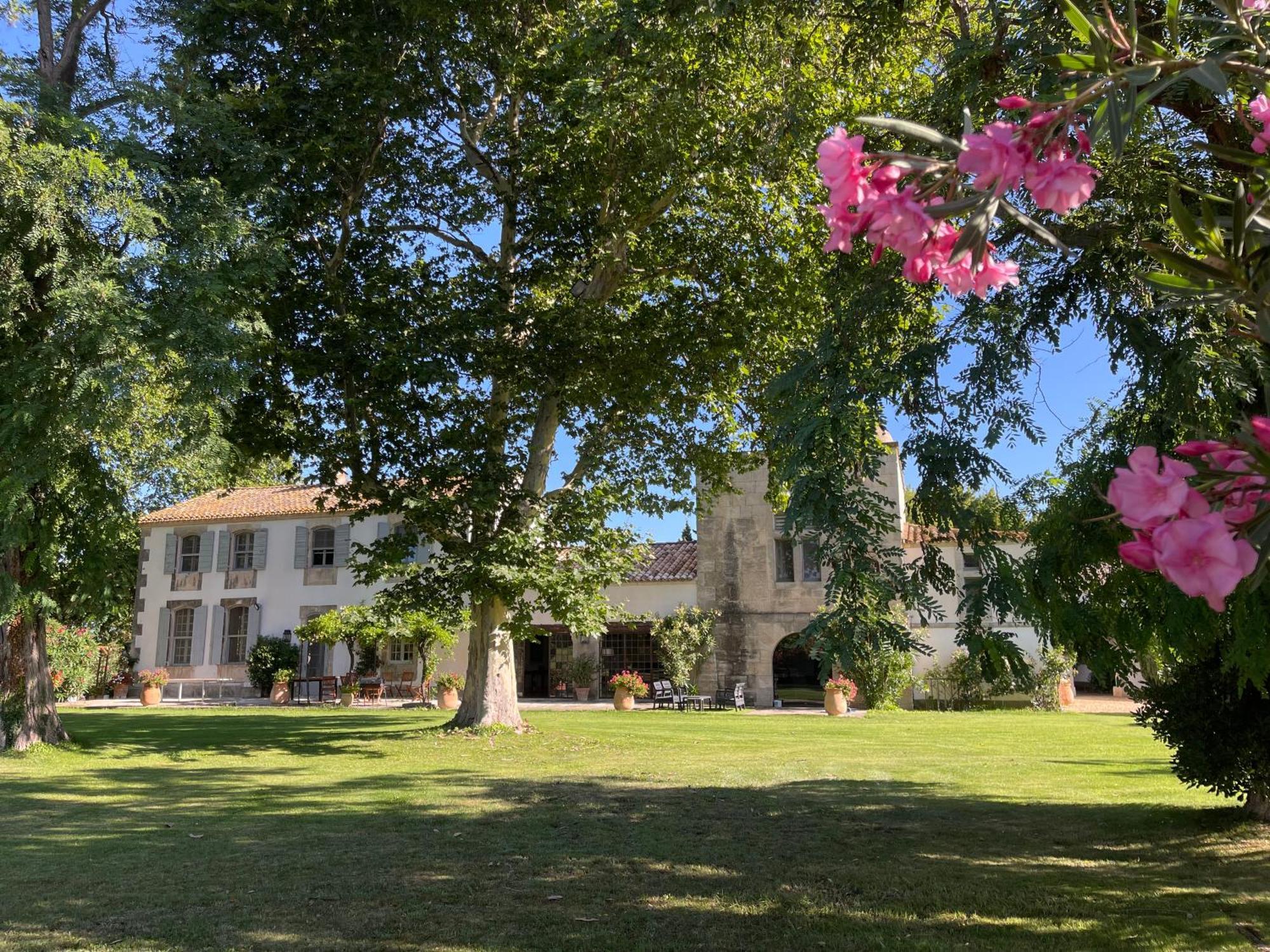 Vila Mas Des Becasses, En Provence - 22 Personnes Arles Exteriér fotografie
