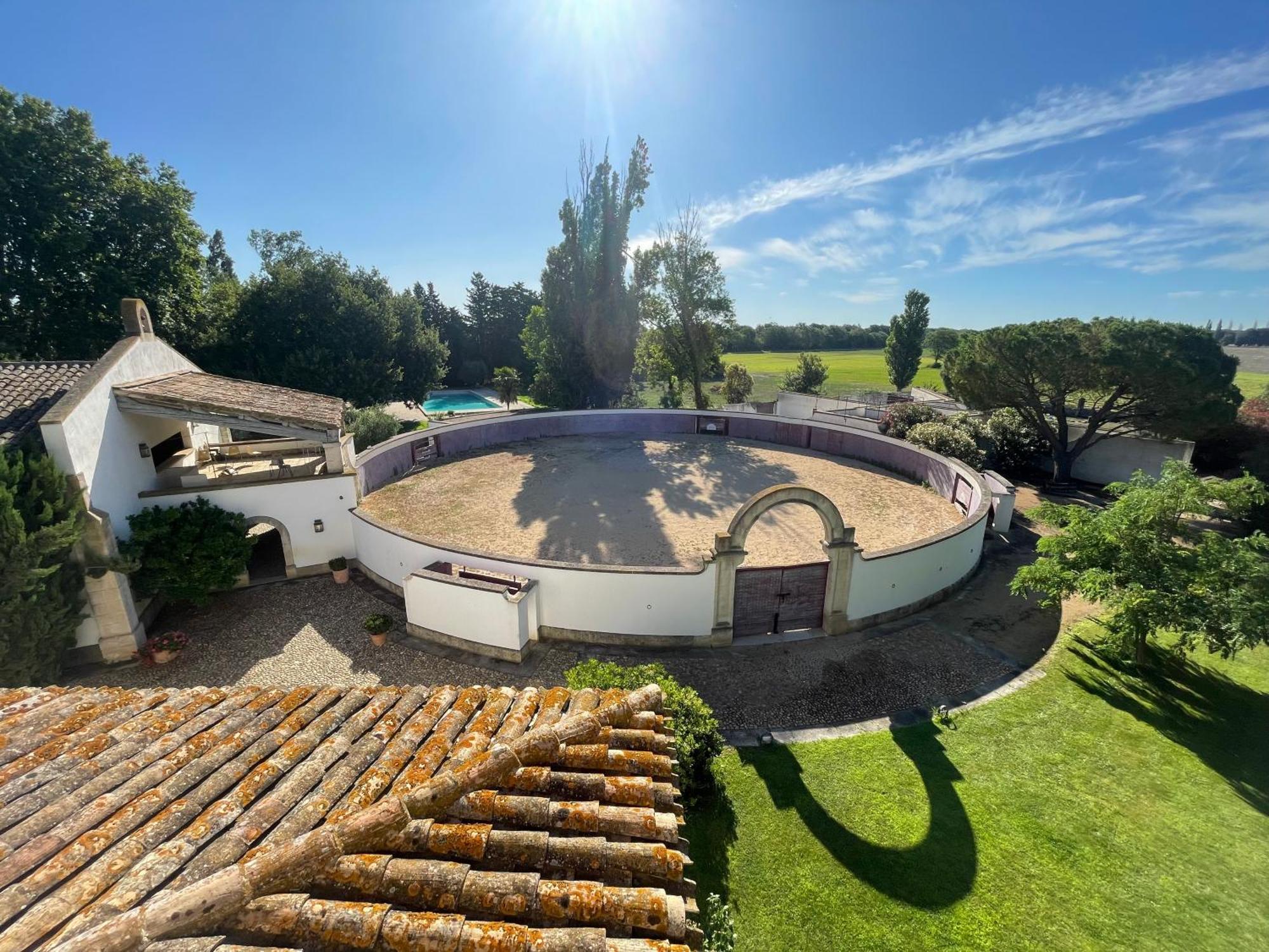 Vila Mas Des Becasses, En Provence - 22 Personnes Arles Exteriér fotografie